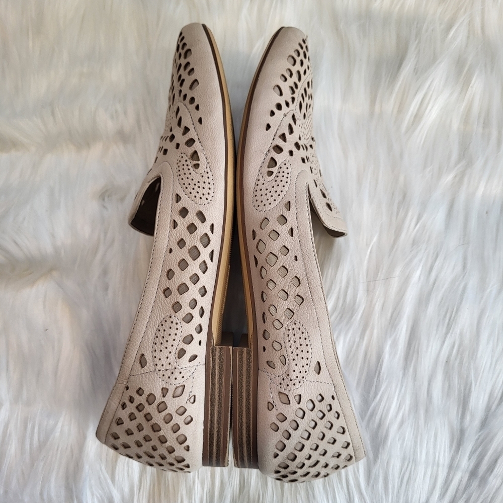Neutral "chic" loafers perfect for Spring and Summer! - Picture 4 of 10